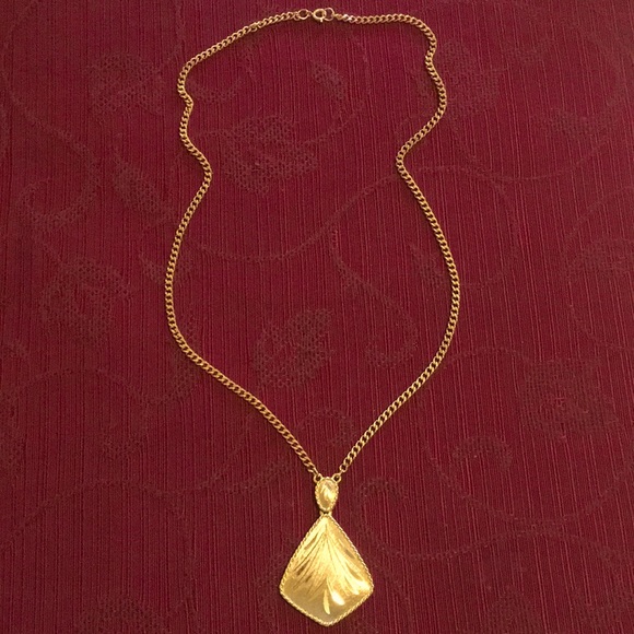 Jewelry - Vintage pendant necklace
